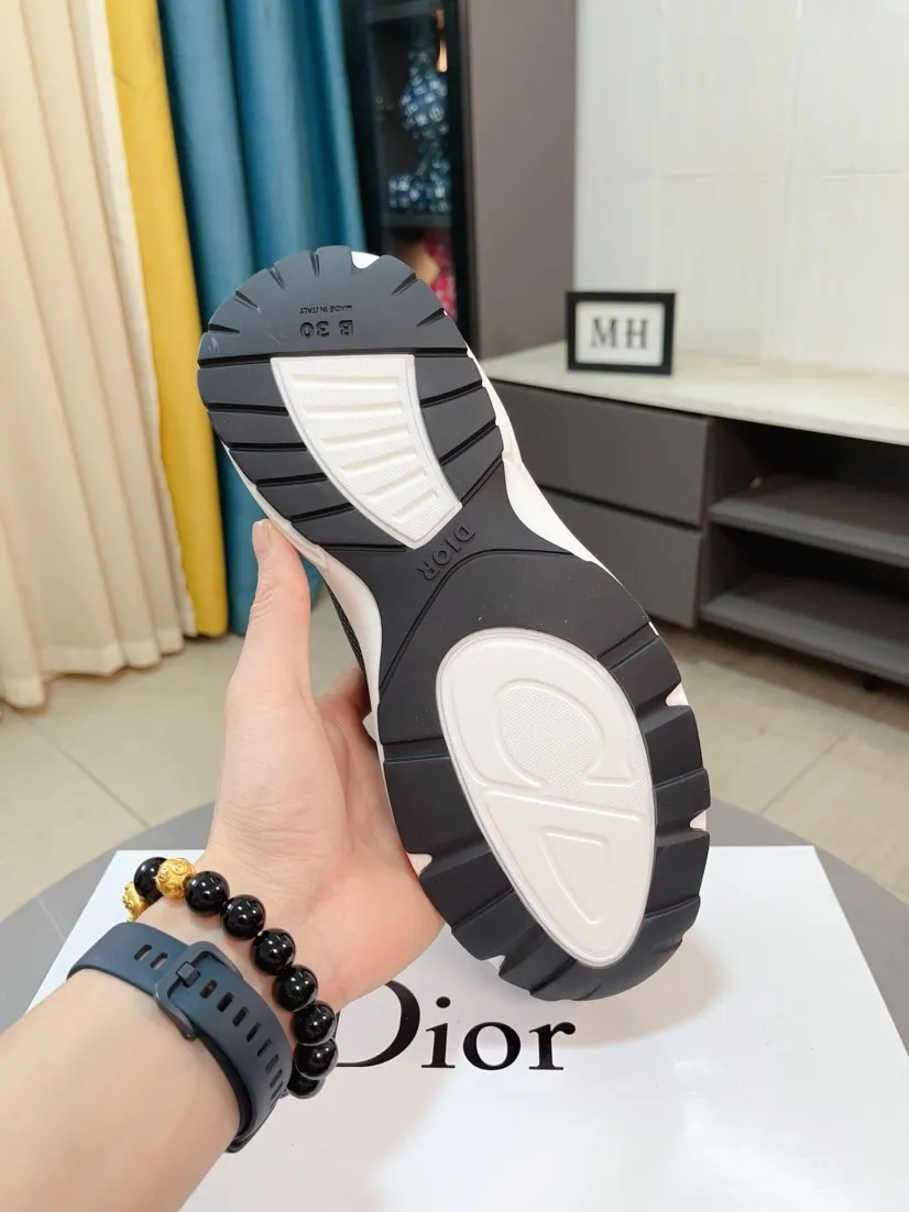 Ex-factory price 420🌹🌹【Dior】Best-selling model, world premiere on official website🔝High-end brand of men's shoes, latest series on official website: The upper is made of imported cowhide with specially designed fabrics➕Mesh breathable lining. Make walking more convenient and comfortable! Compared with the official quality, Midea’s 1:1 replica. Create a fashionable personality to set off your uniqueness! A must-have for trendy men! Classic style. Men's sizes: 38-44.